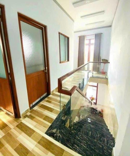 Bán Nhà trong hẻm 105m²