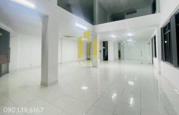 Cho thuê Nhà mặt phố 700m²