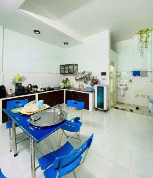 Bán Nhà mặt phố 76m²