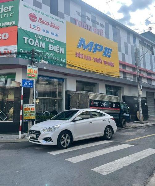 Bán nhà mặt tiền Lãn Ông , Sát Chợ Đầm , cách 🏬 biển 200 mét