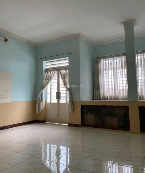 CHO THUÊ NHÀ 1 TRỆT 2 LẦU GẦN SIÊU THỊ BIG C– 3 PHÒNG NGỦ – 🏬 SÂN RỘNG