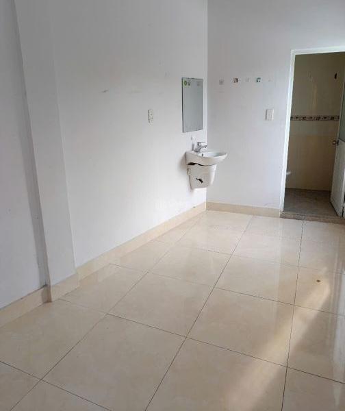 Cho thuê nhà 1 trệt 2 lầu gần siêu thị Coopmart, mặt tiền 🏤 kinh doanh