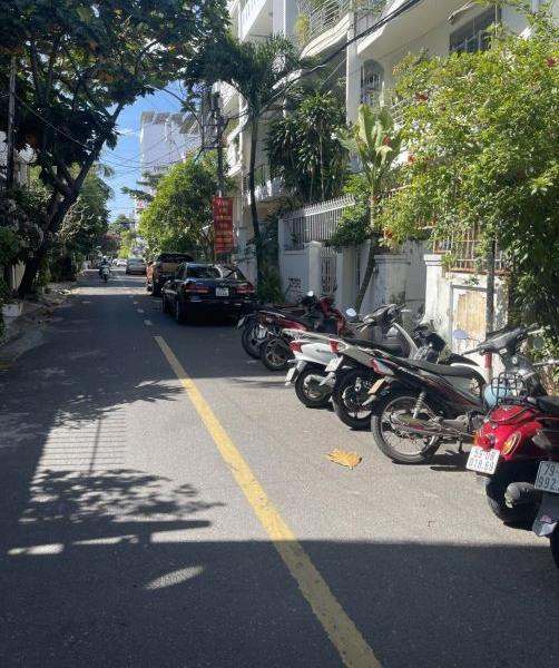 Bán Nhà mặt phố 92m²