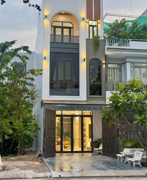 Chủ cần bán Nhà mặt phố 82m²