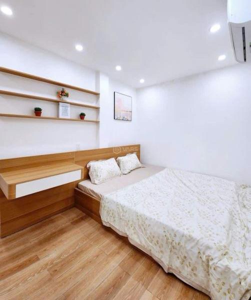 Cần bán Nhà trong hẻm 49m²