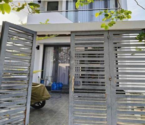 Chủ cần bán Nhà mặt phố 95m²