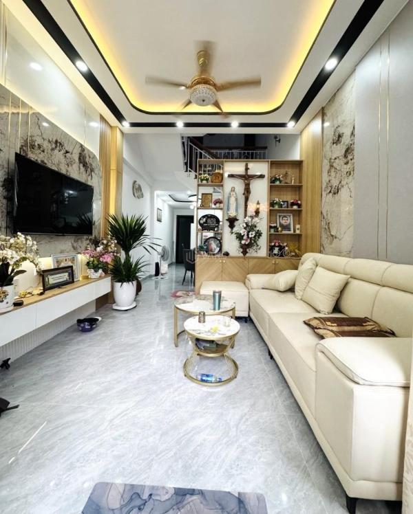 Cần bán Nhà trong hẻm 62m²