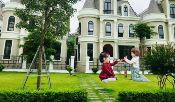 BÁN 🏠 ĐƠN LẬP CIPUTRA - KHU "GIA BY KITA". DT 318m2 - SỔ ĐỎ - CẠNH CV 65HA
