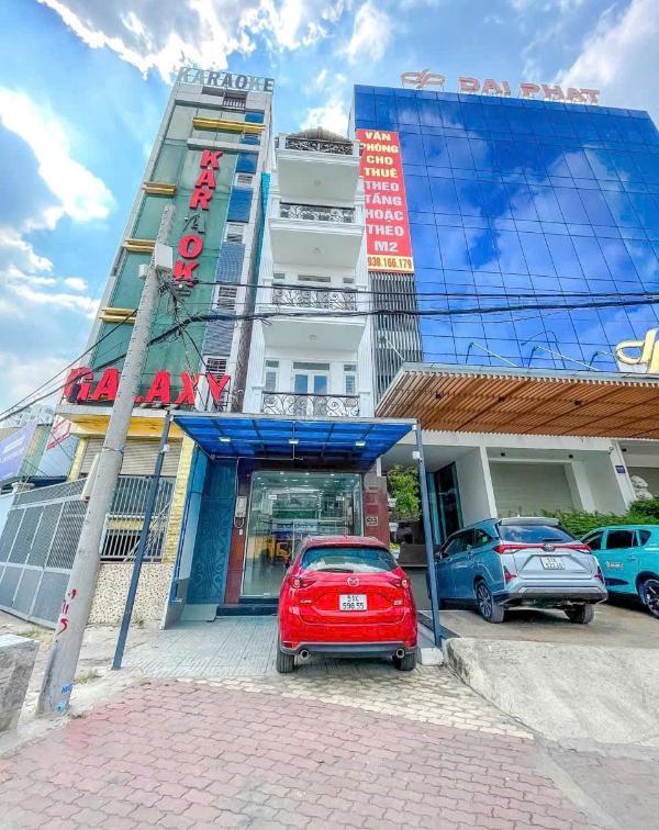 Bán nhà mặt phố cao cấp 1 trệt 4 lầu - kinh doanh siêu 🏣 lợi nhuận