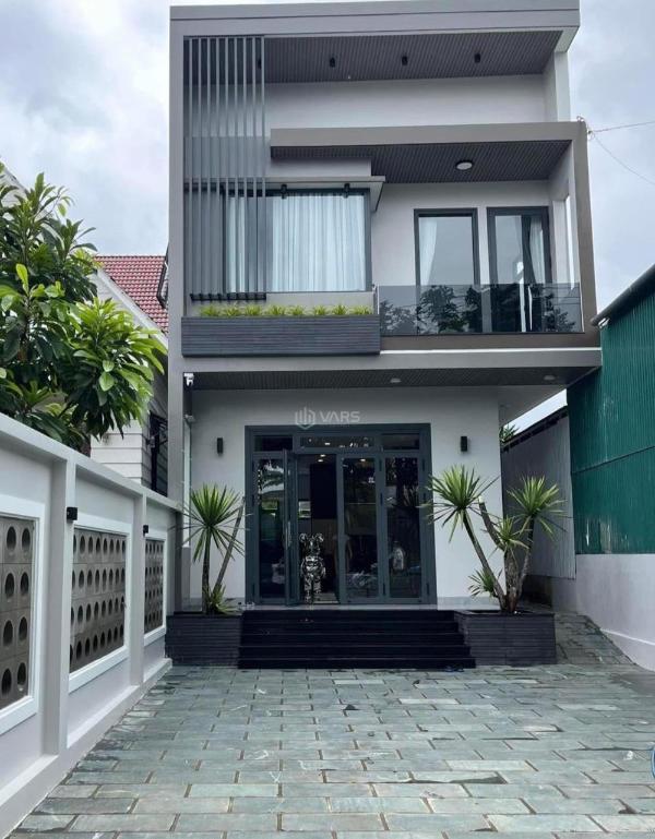 Chính chủ bán nhà phố đẹp ngay mt lê hữu nghĩa 64m2 tp. tân an - 🏣 shr - 2 tỷ