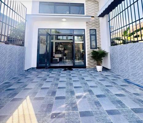 Bán nhà đẹp đất 🏠 hồng sổ riêng, ngay chợ Thạnh Phú