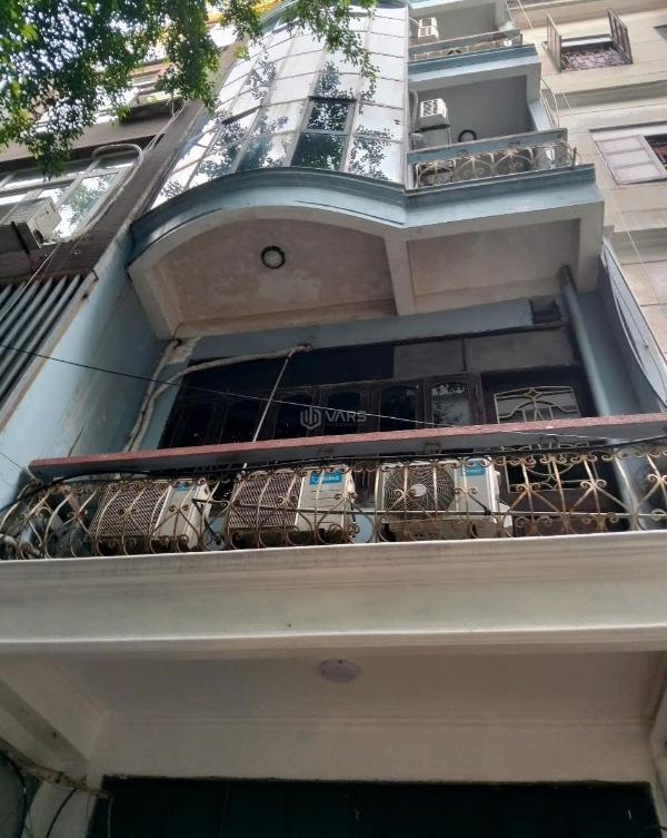Chủ cần bán Nhà mặt phố 176m²