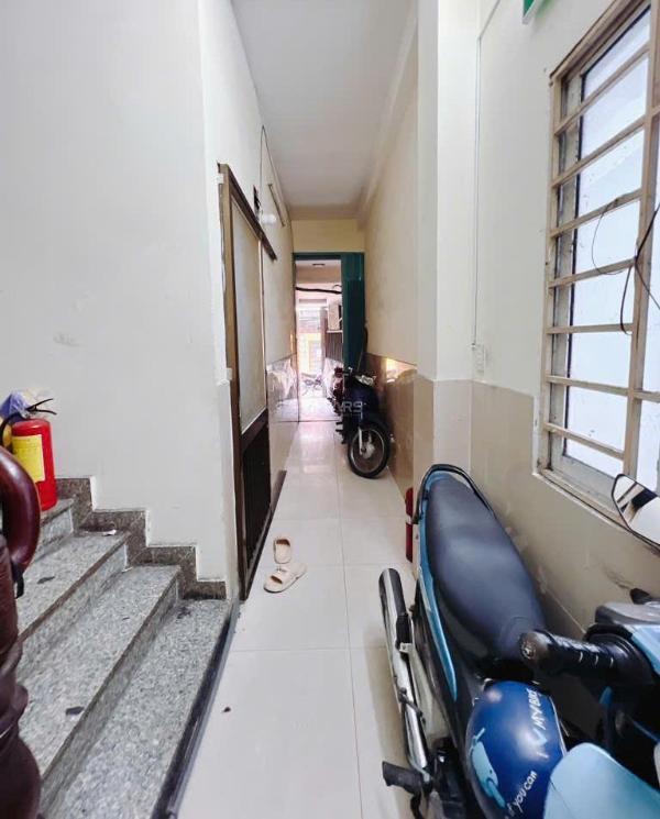 Cần bán Nhà trong hẻm 70m²
