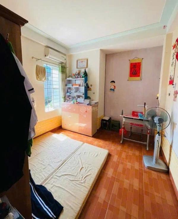 Bán nhà đc hạ, hoàng mai, 6 tầng, 6 phòng ngủ, giá 🏣 chỉ 5.35 tỷ