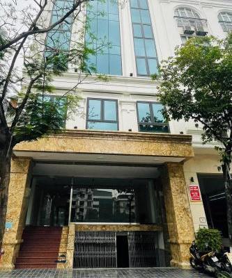 Tòa Văn Phòng đẳng cấp- Phố Nguyễn Khang-Cầu Giấy-80m2-7 tầng-5m 🏣 mặt tiền- 32,8 tỷ