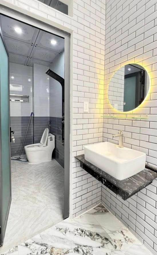 Bán gấp nhà 1 trệt 1 lầu sổ riêng thổ cư gần trạm 🆘 xăng dầu đức hưng