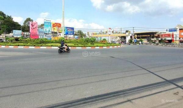 Chủ cần bán Nhà mặt phố 552m²