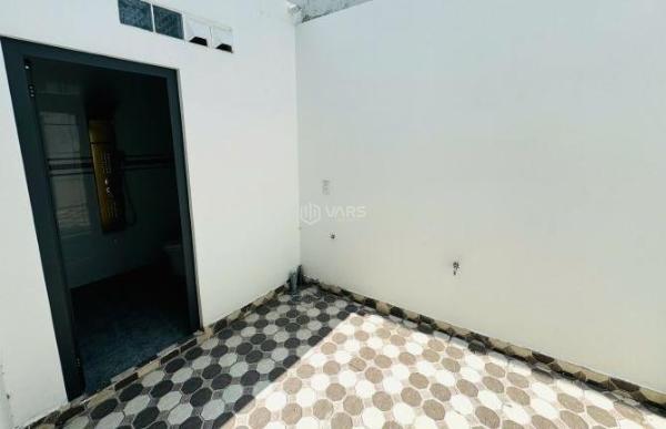 Nhà phố sau lưng chợ Trung 🏚️ Thành - cách đường DT 826 300m