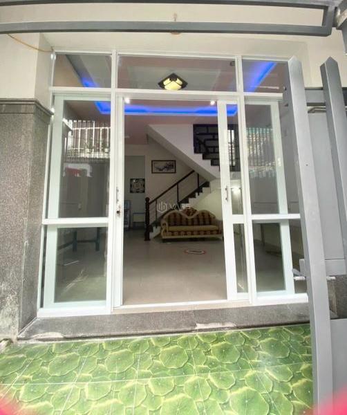 Cho Thuê Nhà Nguyên Căn 1Trệt 2Lầu DT 50m2 đường ô tô !! 🏠 √ Vị trí : Hẻm 206 Lê Hồng Phong