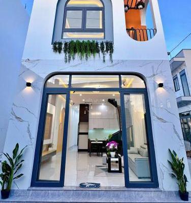 Bán nhà 1 trệt 2 lầu gần Bà Tri – SHR, giá 💥 mềm