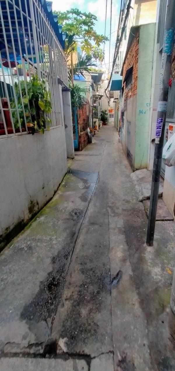 2.75 tỷ nhà 2 tầng cao lỗ q8 shr xe ba 👍 gác tới nhà 🔥