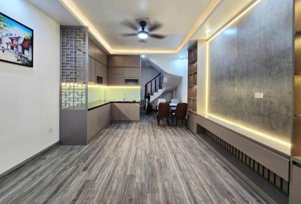 Bán nhà khương trung 34m2 5 tầng , gần hồ đầm hồng ☘ , ba gác đỗ cửa, ngõ thoáng