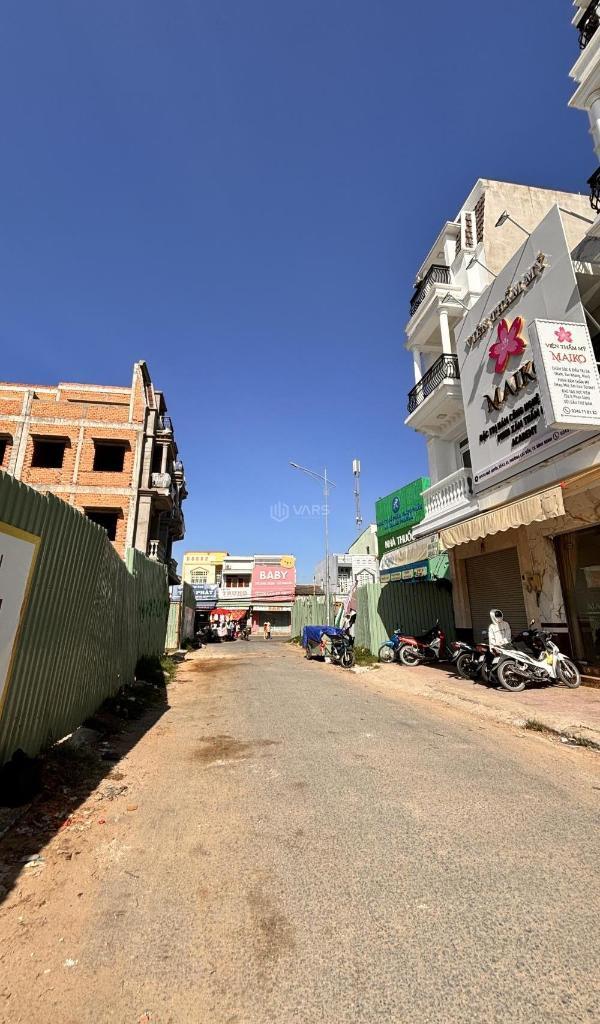 Nhà phố 1 trệt 3 lầu trung 👍 tâm chợ cái vồn, phường cái vồn, vĩnh long