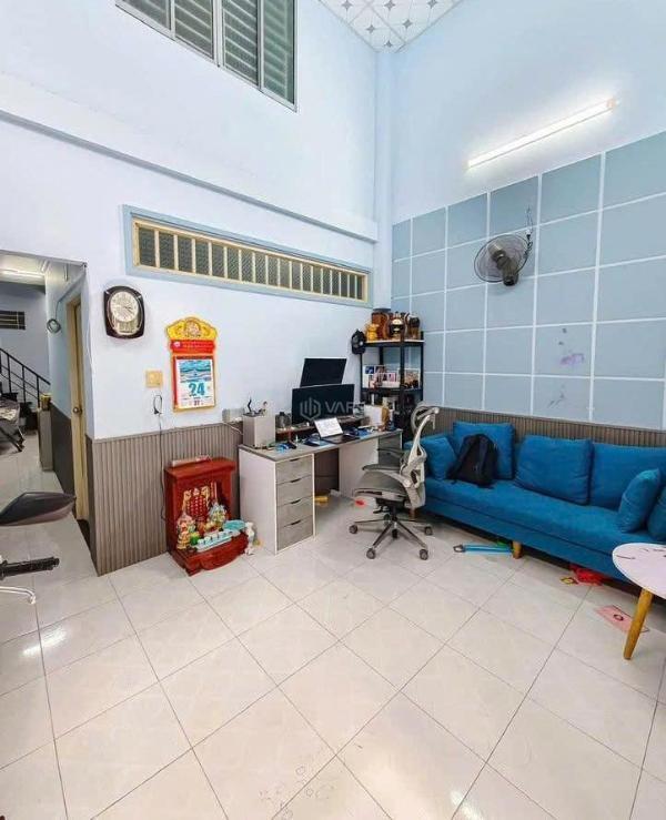 Bán nhà gần chợ tầm vu nhà 🏬 thổ cư hoàn công giá 2 tỷ