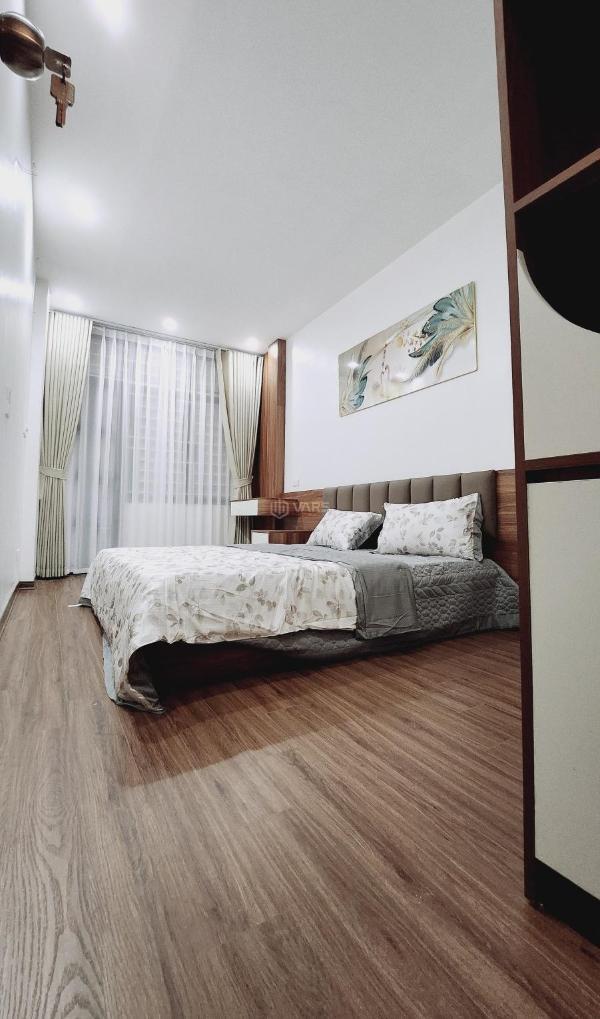 Bán nhà 🏘️ phố hào nam, đống đa, nhà đẹp full nội thất, ngõ thoáng