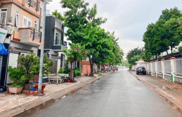Bán 🏡 nhanh nền đất thổ cư 120m2 (6,6x18), Sổ hồng riêng, đường xe hơi - Giá 4ty05