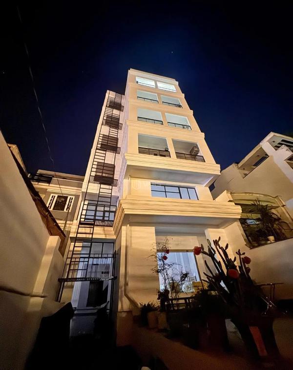 Bán Nhà mặt phố 200m²