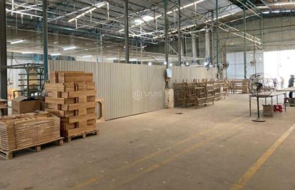 》B.án Nhà xưởng 3 mặt Tiền Đường. Hố Nai .Đang cho 🏬 thuê 45tr/tháng ●DT 1500m2. Sổ riêng qu