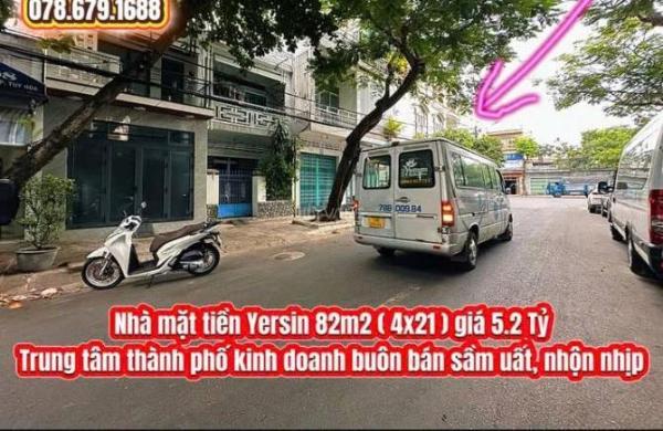 Bán Nhà mặt phố 82m²
