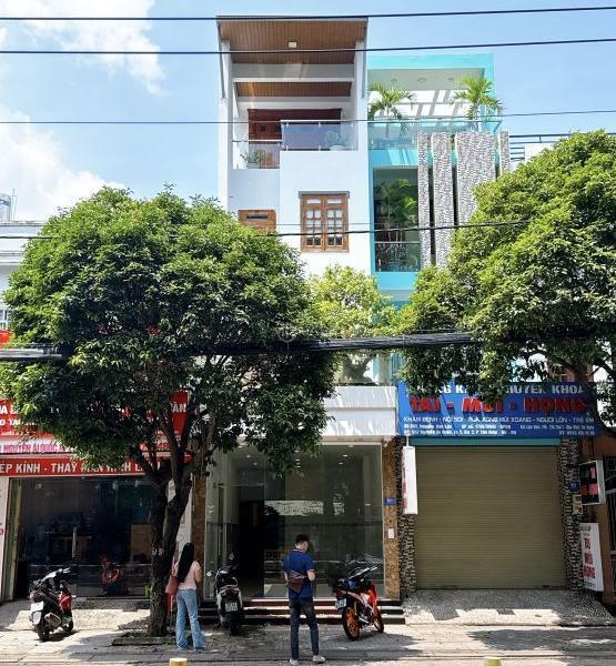 Chủ cần bán Nhà mặt phố 147m²