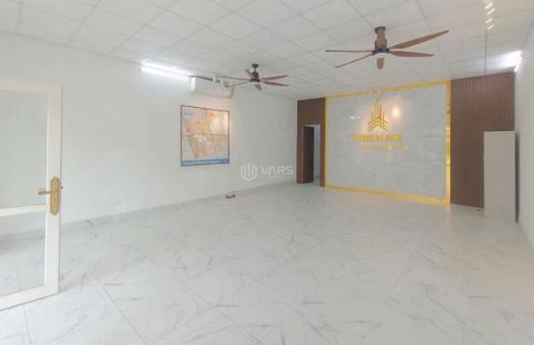 Cho thuê shop 🏤 house nguyên căn tại Khu đô thị Nam An Khánh giá siêu rẻ chỉ 20tr/ tháng