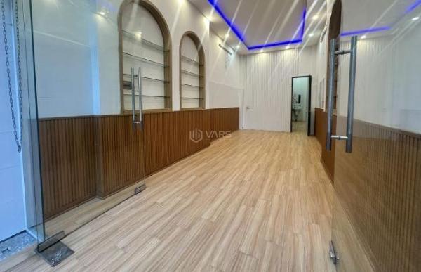 Cho thuê nhà 3 tầng MT đường gần Nguyễn Văn Linh, Hải 🏬 Châu, sầm uất kd