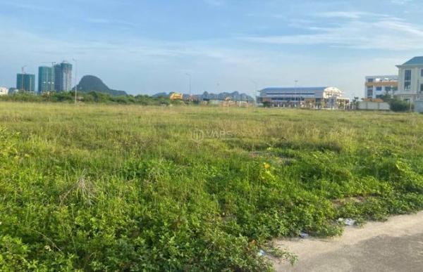 •Bán ô đất đẹp nhìn khu công viên TDC Hạ Long •Dt: 394m2( 🏤 thực tế hơn 500m2)