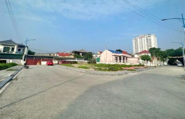 Bán dự 🏦 án Lucky Đông Vĩnh gần chợ, trường học