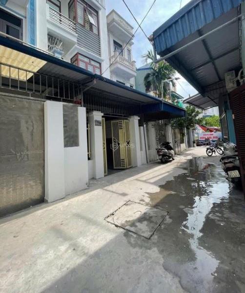 📣Cẩn bán nhà dân xây 3 tầng ngõ đường Kênh - P Lộc Vượng - Tp Nam 🆘 Định: Ô tô vào đc