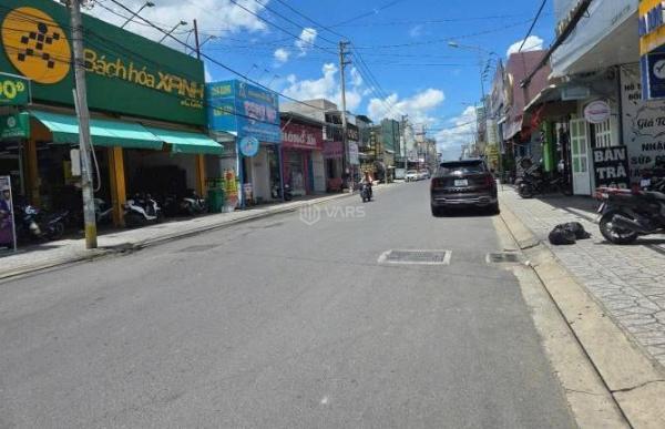 Cần bán Nhà mặt phố 126m²
