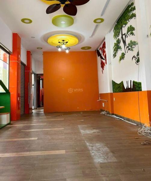 Cho thuê Nhà mặt phố 100m²