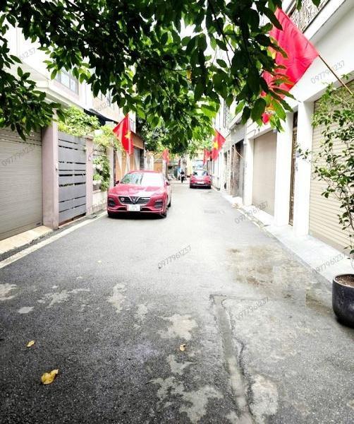 Chủ cần bán Nhà trong hẻm 90m²