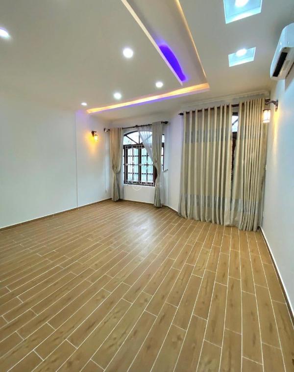 Cho thuê biệt thự mt đông hưng thuận-q12. dt 12x18. đúc 2 🆘 lầu,st. 7pn
