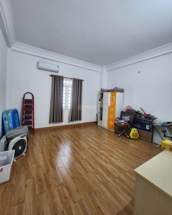 Giảm mạnh, nhà 80m2, 3 tầng mới, đường 7m vỉa hè 3m, 2pn, kdc 🏡 thuận giao, bd.