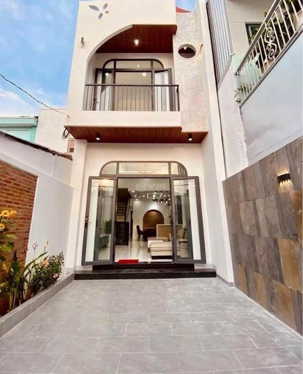 Bán nhà lầu mới xây - 🏬 tặng full nội thất trị giá 50 triệu