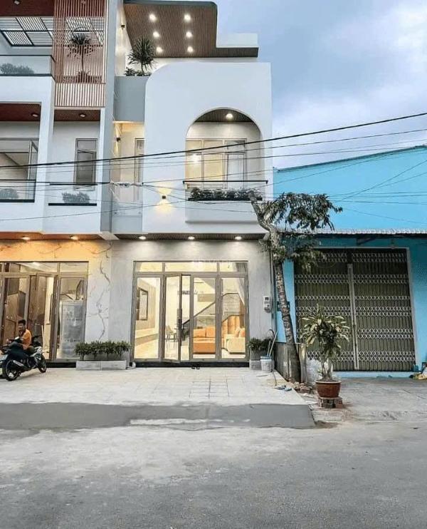 Chủ cần bán Nhà mặt phố 72m²