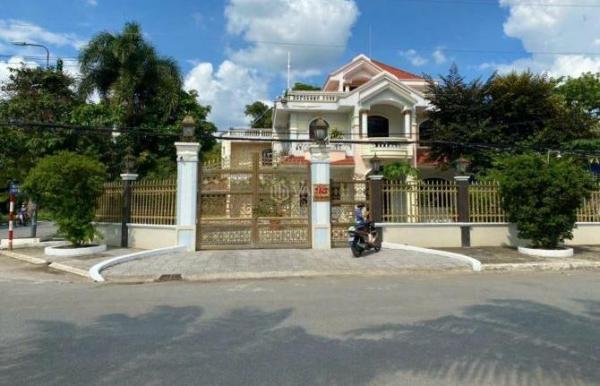 Bán biệt thự góc 2 mặt tiền vị trí 🏘️ đắc địa ngay trung tâm TP.Cần Thơ tdt 757m2 full thổ cư