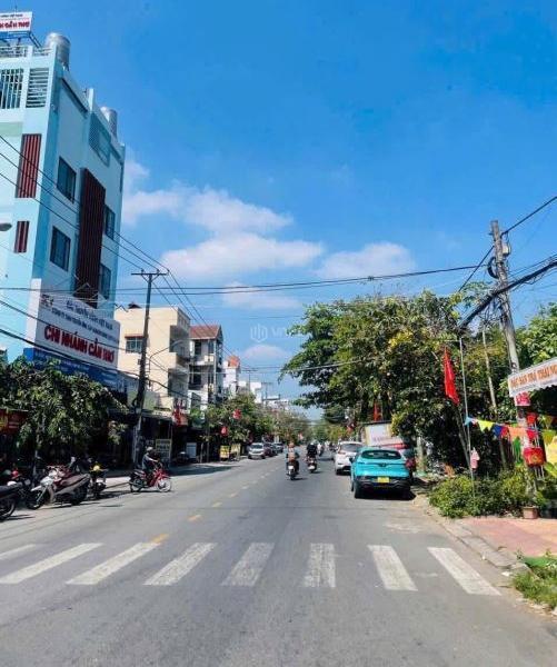Chủ cần bán Nhà mặt phố 90m²
