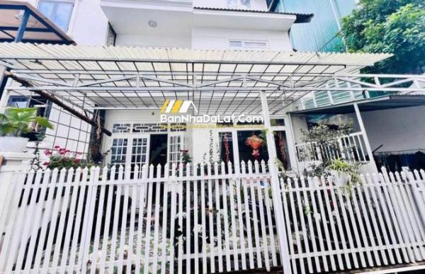 🏡 Bán Nhà Kiên Cố Đẹp Giá Rẻ Đường Lữ Gia Đà Lạt – Ngang 🔥 10m, Sổ Riêng, Hoàn Công Đầy Đủ