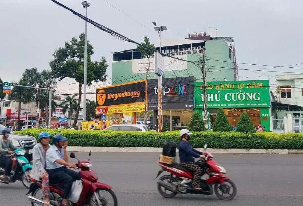 Cho thuê nhà mặt tiền đường nguyễn văn linh trên 8m giá 60 🆘 triệu